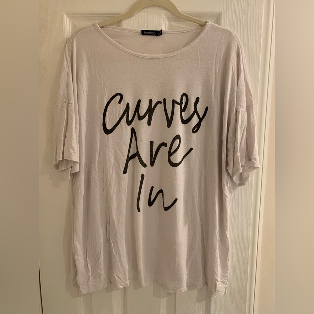 Boohoo Plus Tee- Curves Are In
